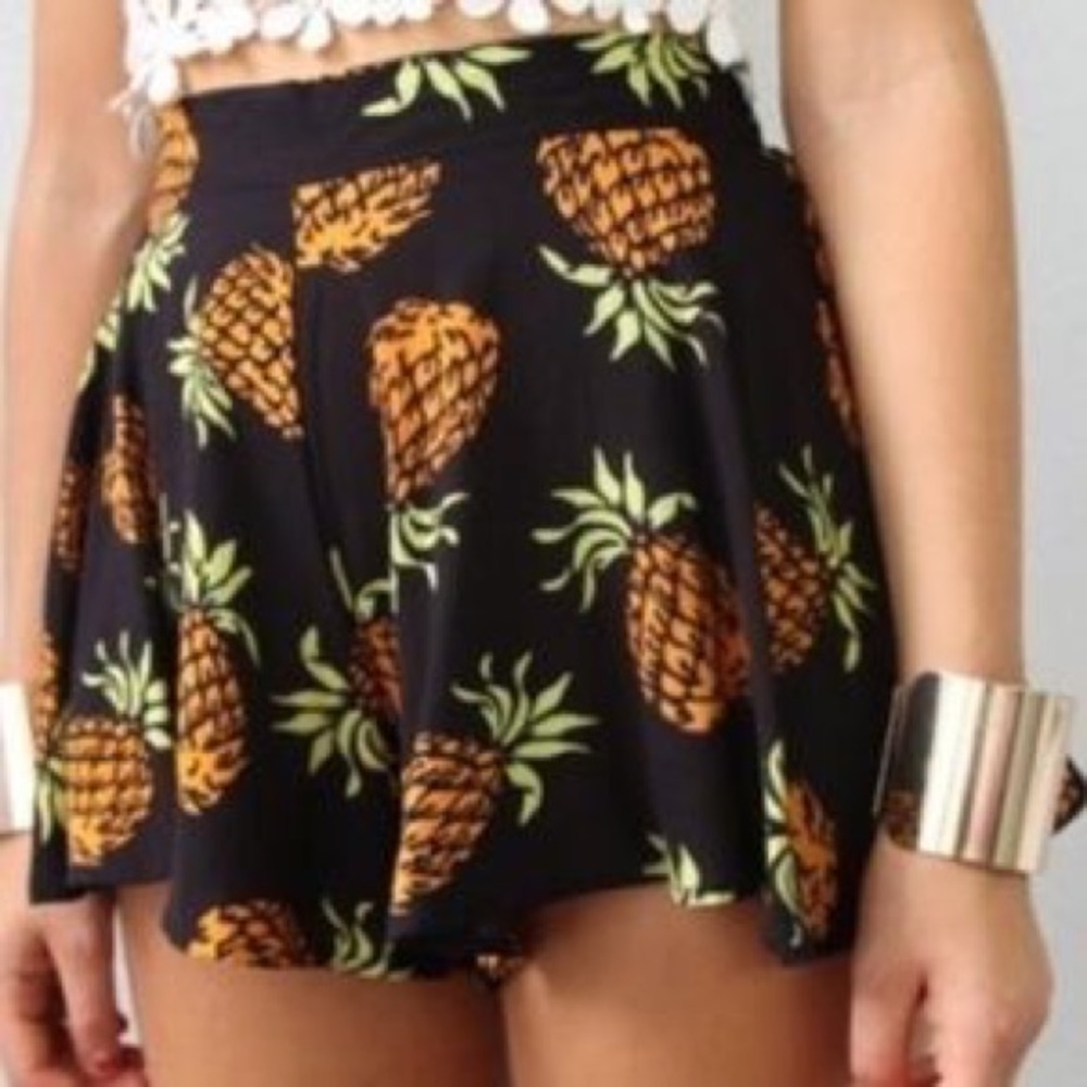 LF pineapple shorts